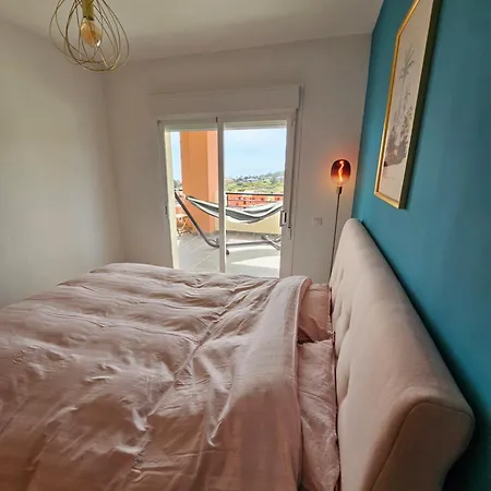 Apartment Casa Micangelo - Seaview, 5 Mins Walk To