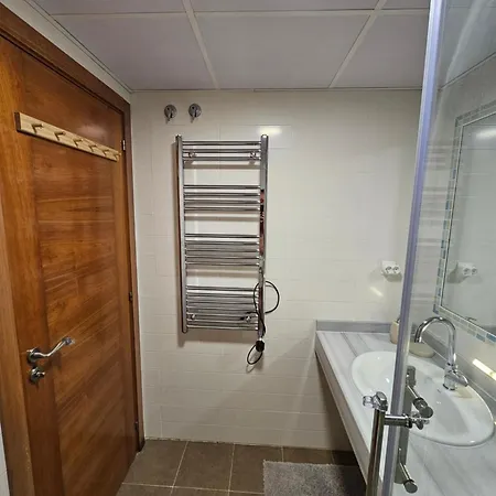 Apartment Casa Micangelo - Seaview, 5 Mins Walk To *